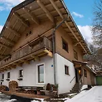 In Near Lifts * Кіцбюель