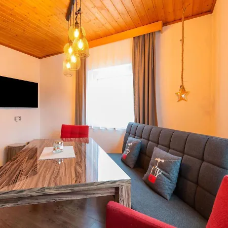 In Near Lifts * Kitzbühel